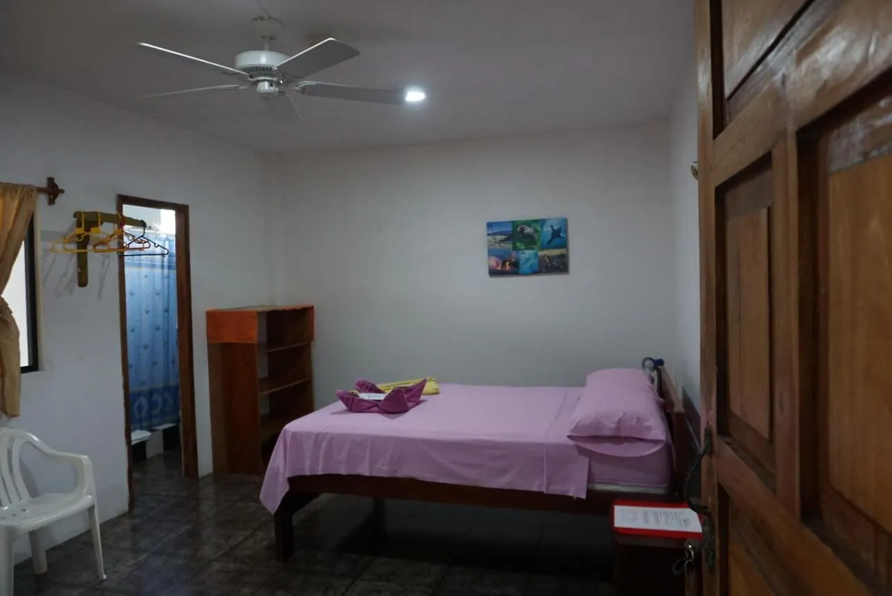 Hostel Hostal Suiza Puerto Baquerizo Moreno